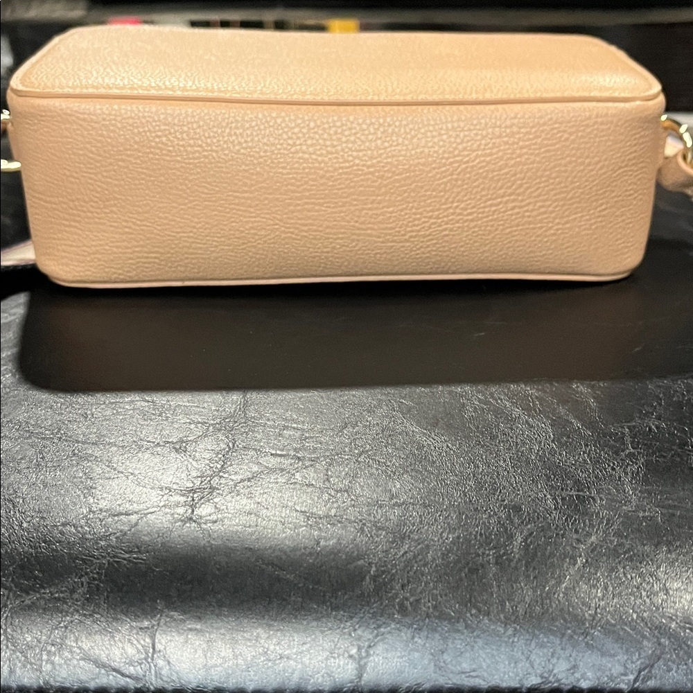 Tommy Hilfiger Kiara II Flap Camera Crossbody – Tan | New Without Tags - Picture 7 of 12
